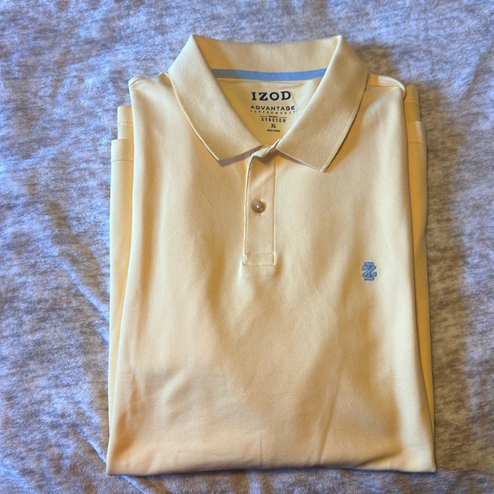 Men’s Izod shirt